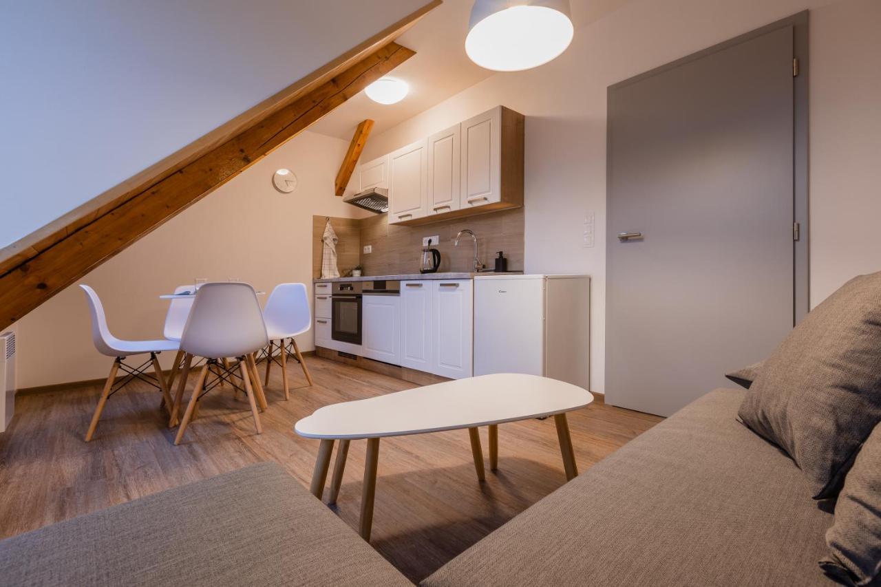 Romanticky Loft Parking U Hlavniho Nadrazi Olomouc Luaran gambar