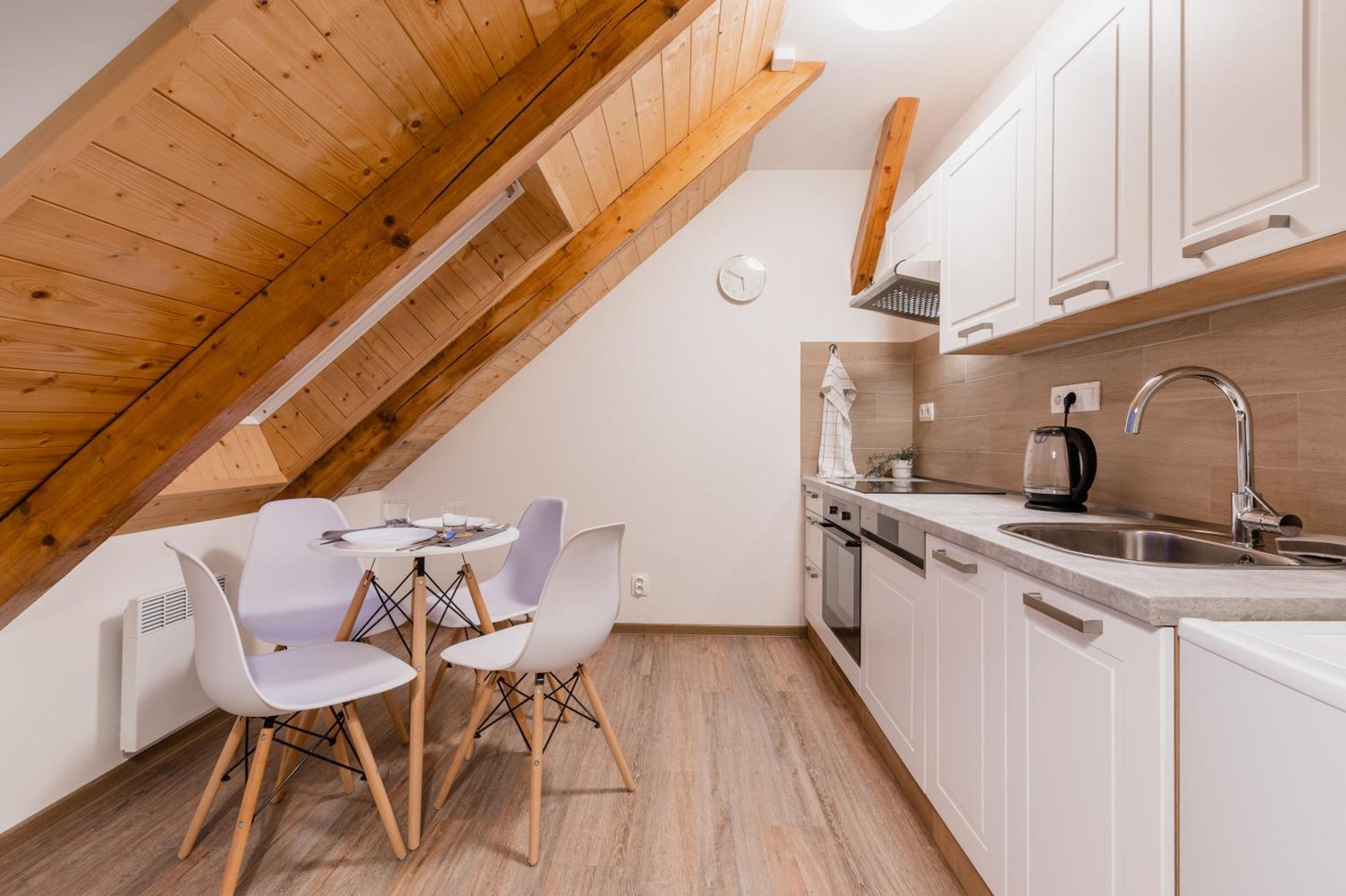 Romanticky Loft Parking U Hlavniho Nadrazi Olomouc Luaran gambar