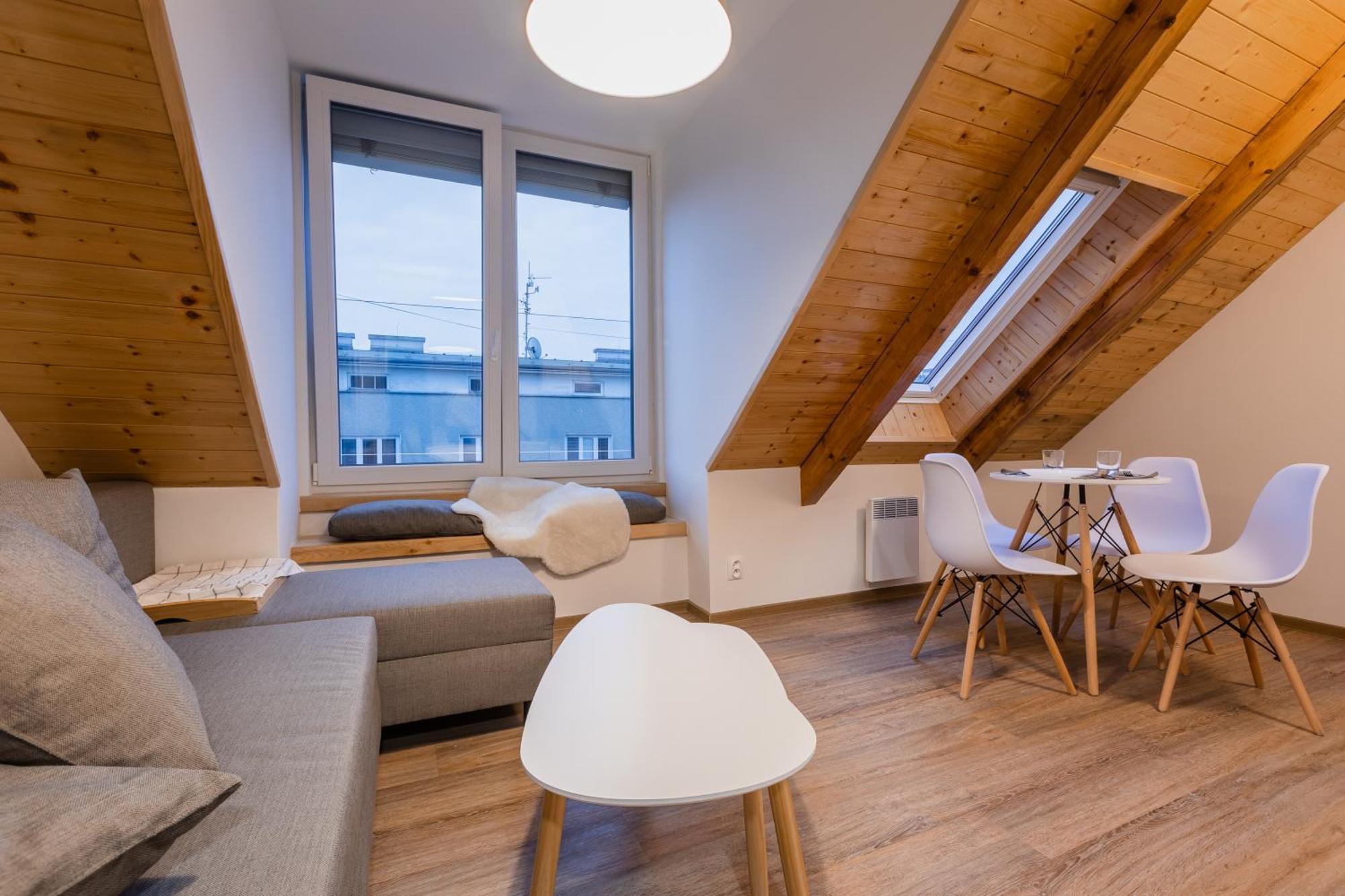 Romanticky Loft Parking U Hlavniho Nadrazi Olomouc Luaran gambar