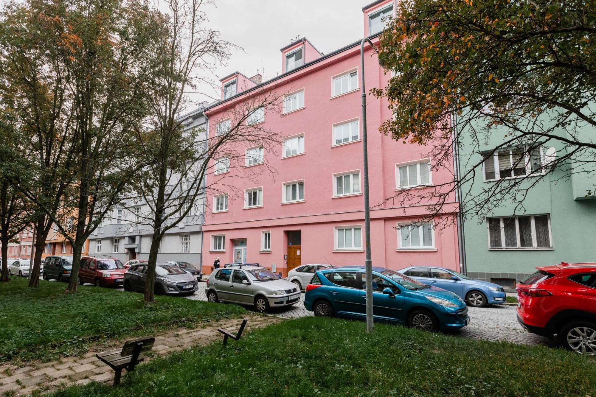 Romanticky Loft Parking U Hlavniho Nadrazi Olomouc Luaran gambar