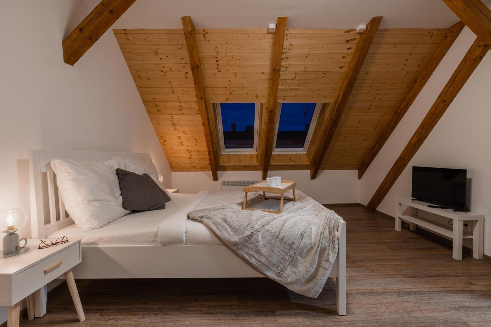 Romanticky Loft Parking U Hlavniho Nadrazi Olomouc Luaran gambar