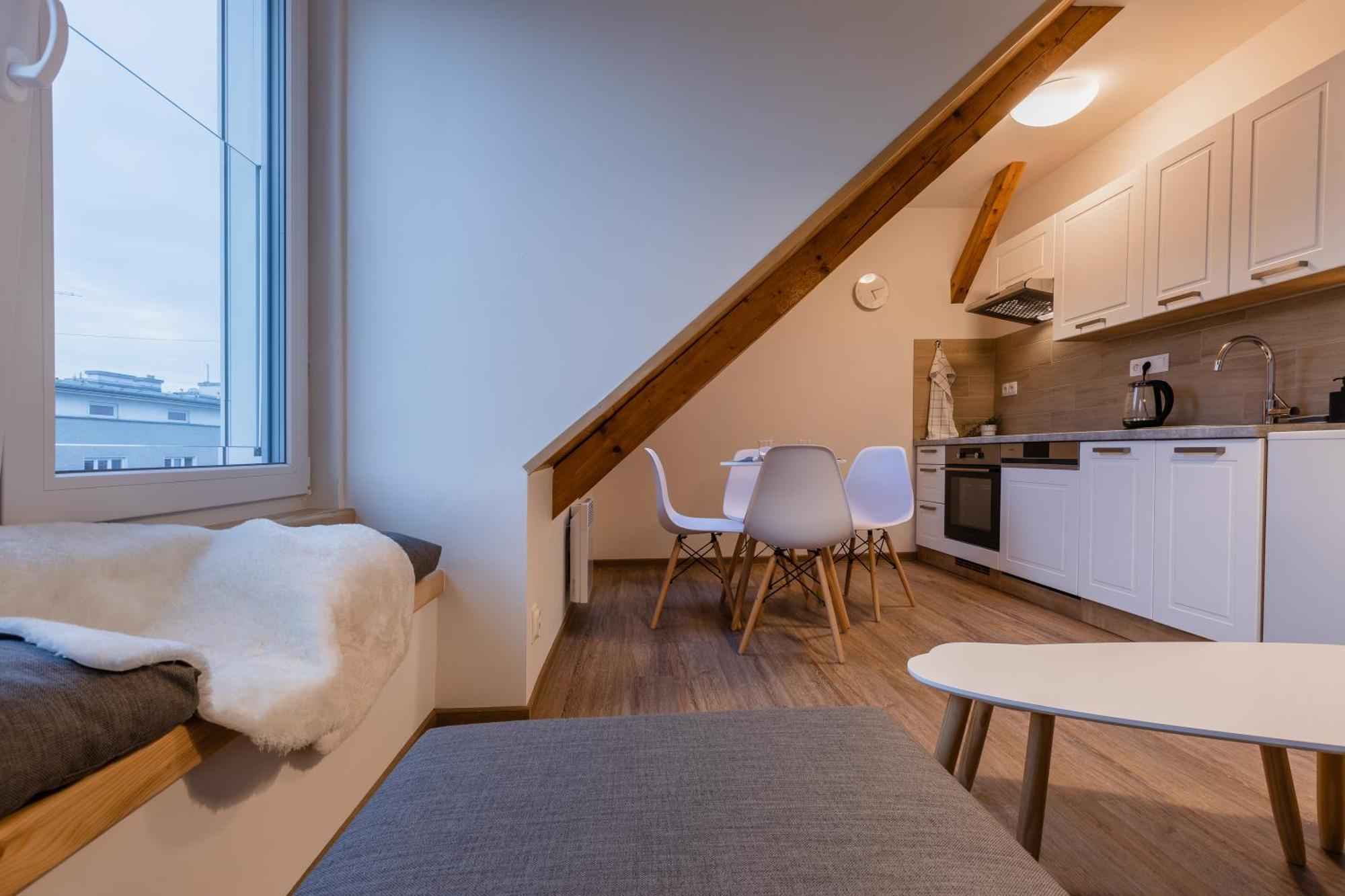 Romanticky Loft Parking U Hlavniho Nadrazi Olomouc Luaran gambar