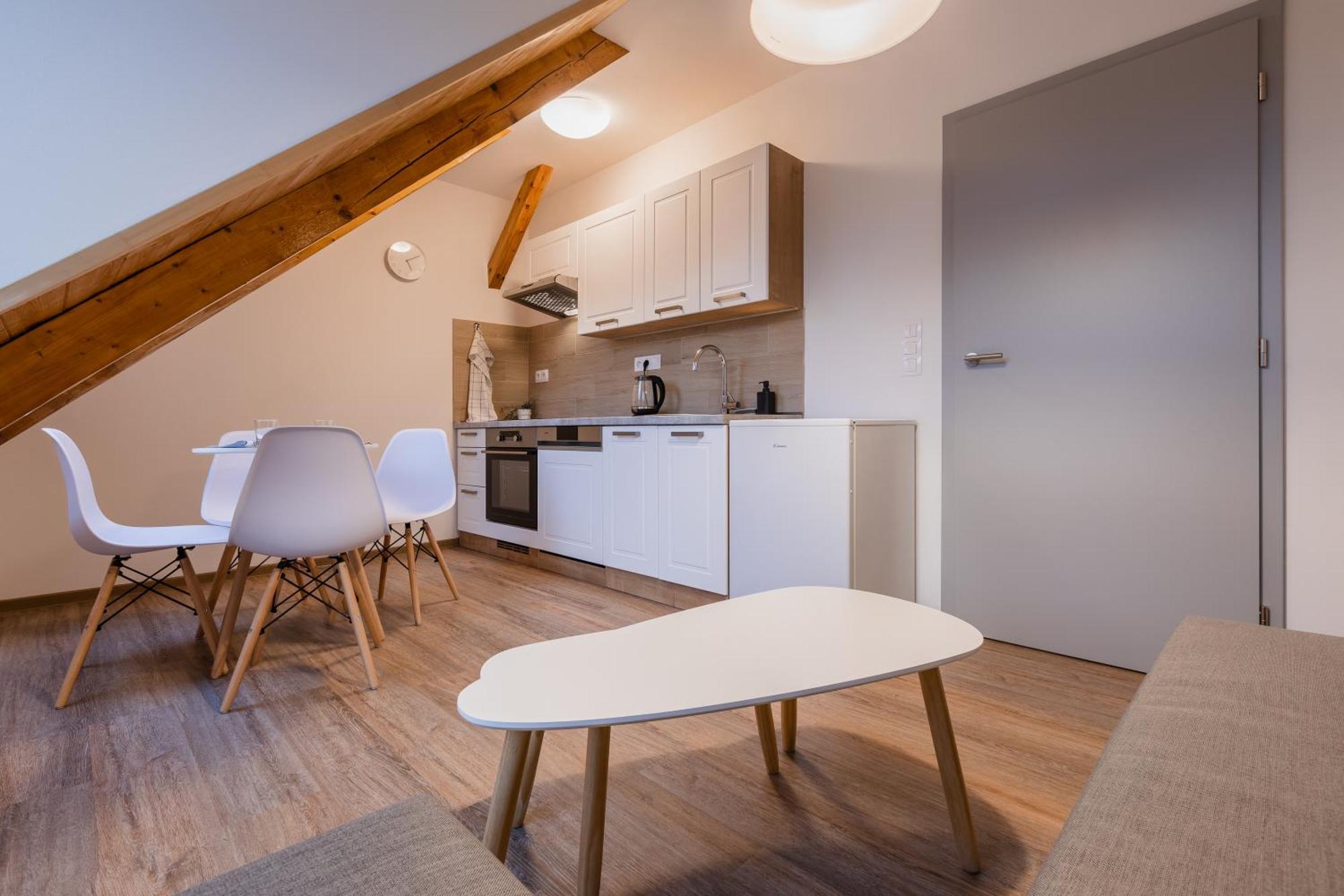 Romanticky Loft Parking U Hlavniho Nadrazi Olomouc Luaran gambar